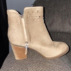 Ankle boots